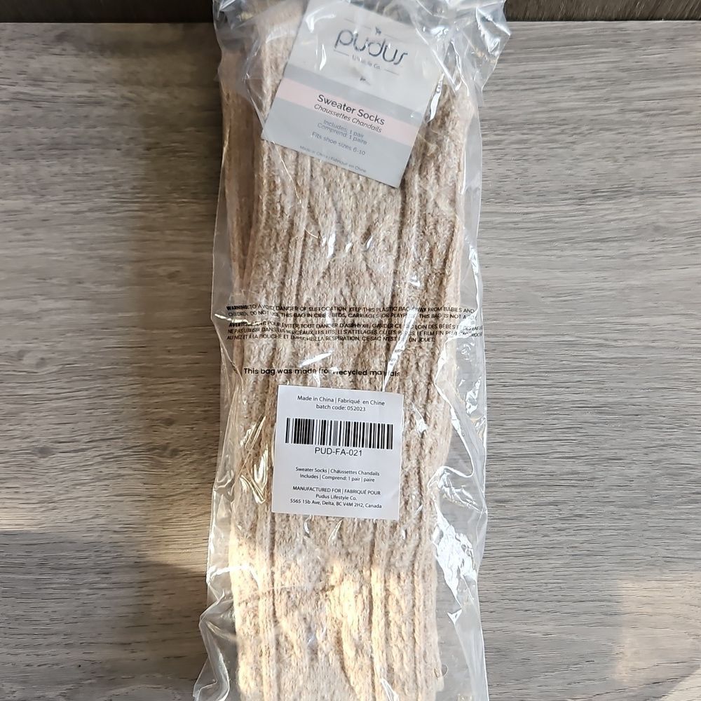 PUDUS x FFF SWEATER SOCKS new sold out msrp $25